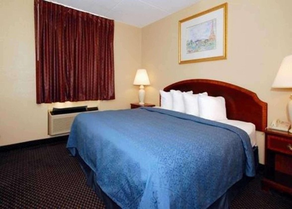 Gallery - Econo Lodge Inn & Suites
