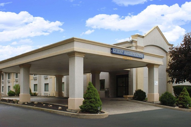 Gallery - The Royal Inn & Suites
