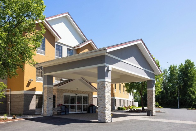 Gallery - Holiday Inn Express Hotel & Suites Brattleboro By Ihg