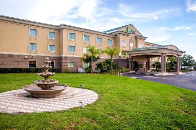 Gallery - Holiday Inn Express & Suites Cocoa