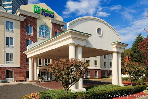 Gallery - Holiday Inn Express Tower Center By Ihg
