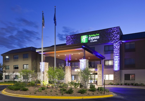 Gallery - Holiday Inn Express & Suites Minneapolis – West End By Ihg