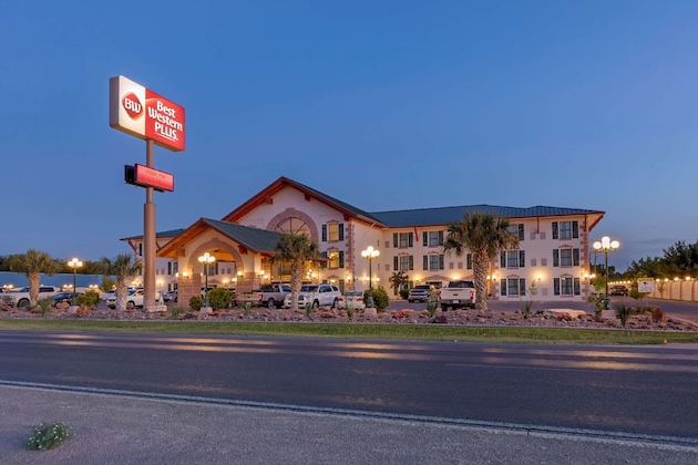 Gallery - Best Western Plus Swiss Chalet Hotel & Suites