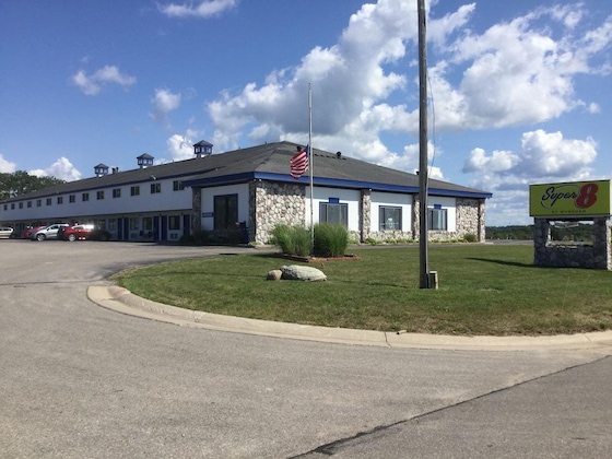 Gallery - Super 8 By Wyndham Petoskey