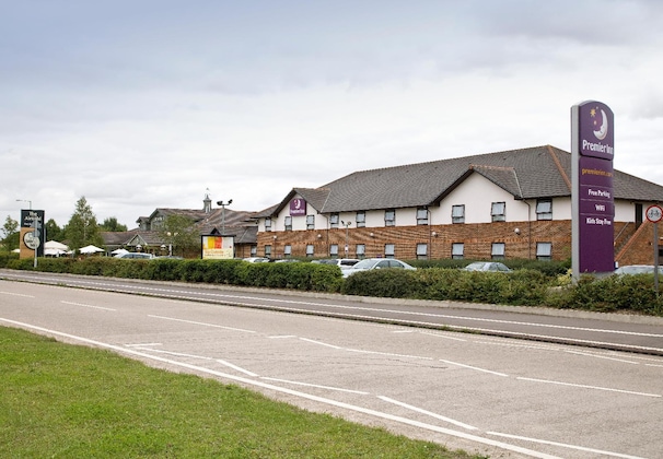 Gallery - Premier Inn Hatfield