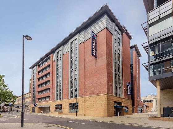 Gallery - Travelodge Sheffield Central