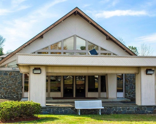 Gallery - Econo Lodge Colonie Center Mall