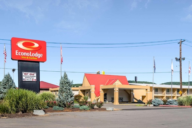 Gallery - Econo Lodge Inn & Suites