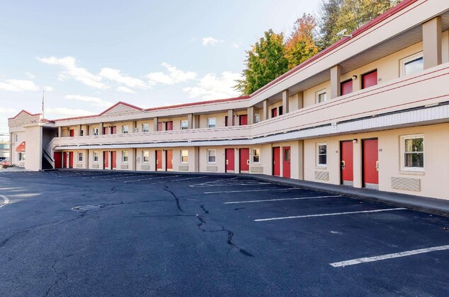 Gallery - Econo Lodge West Springfield