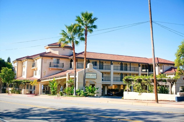 Gallery - Lamplighter Inn & Suites