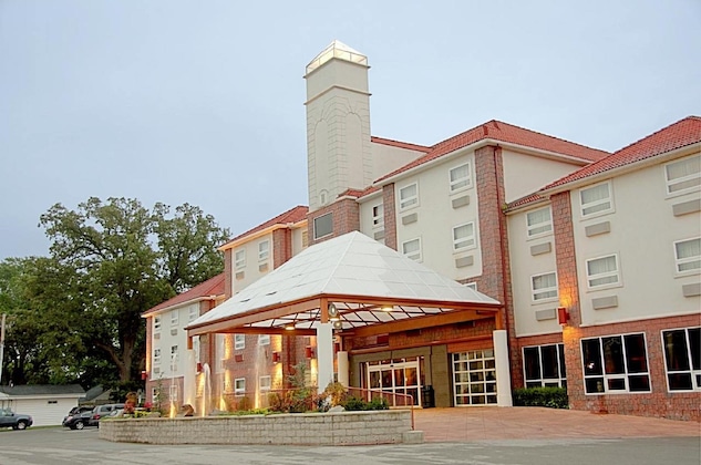 Gallery - Best Western Plus Sandusky Hotel & Suites