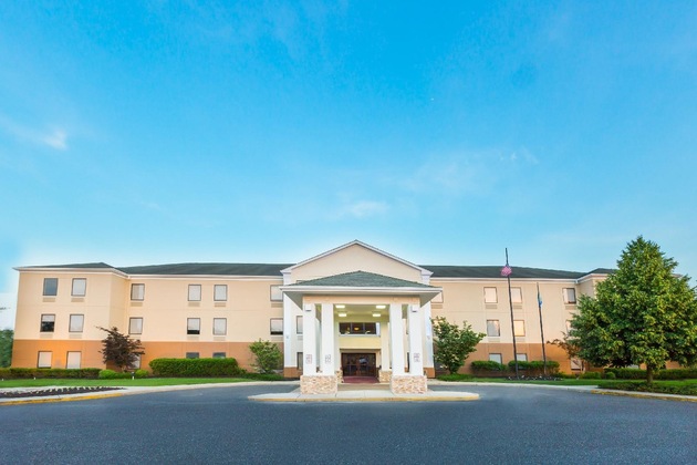 Gallery - Holiday Inn Express Hotel & Suites Mt. Holly, An Ihg Hotel