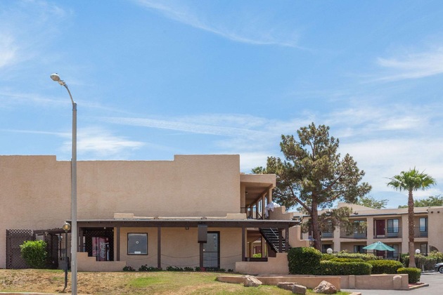 Gallery - Super 8 By Wyndham Barstow