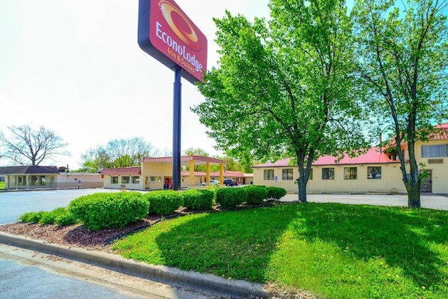 Gallery - Econo Lodge Inn & Suites