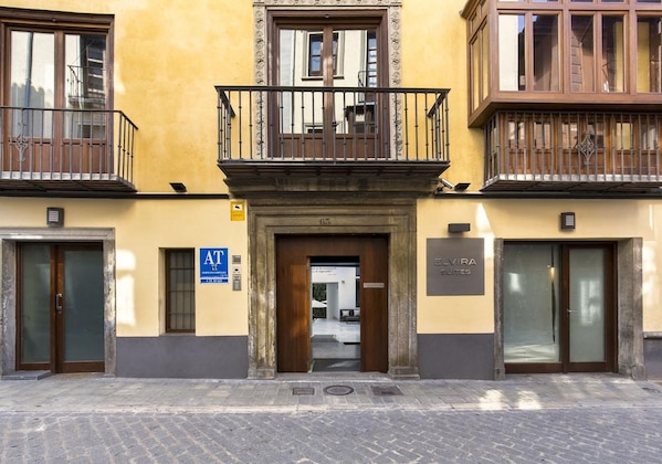 Gallery - Tuanfitrion Elvira Suites