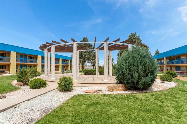 Gallery - Days Inn & Suites By Wyndham Clovis