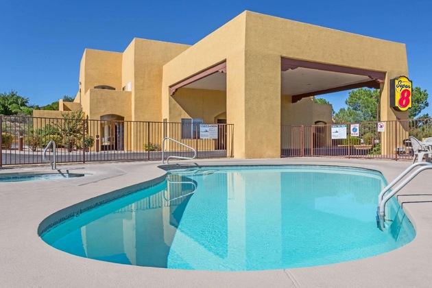 Gallery - Super 8 By Wyndham Cottonwood