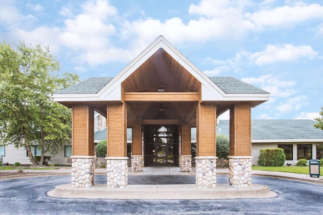 Gallery - Super 8 By Wyndham Davenport