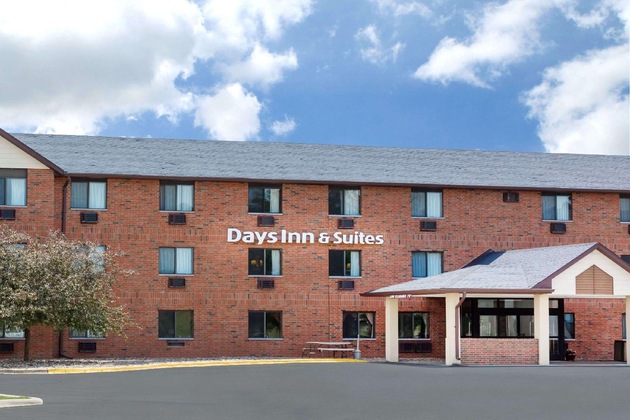 Gallery - Days Inn & Suites By Wyndham Des Moines Airport