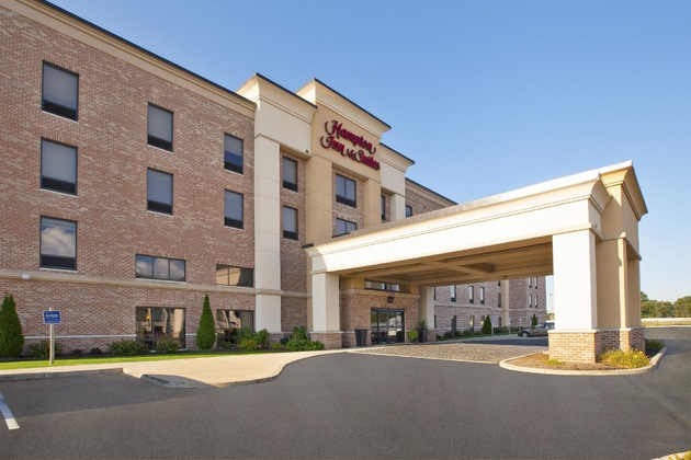 Gallery - Hampton Inn & Suites Elyria