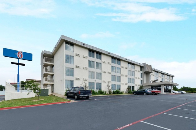 Gallery - Motel 6 Fort Worth - Downtown East