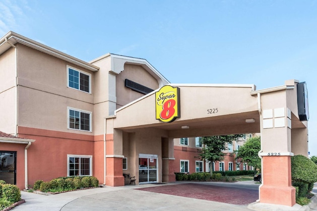 Gallery - Super 8 By Wyndham Fort Worth North