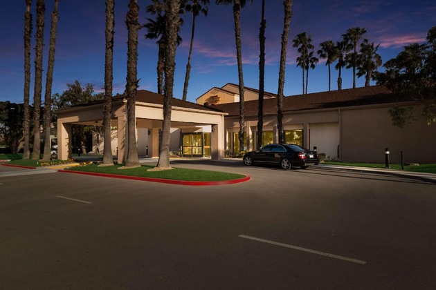 Gallery - Sonesta Select Huntington Beach Fountain Valley