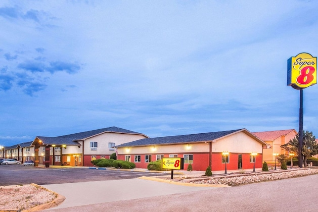 Gallery - Super 8 By Wyndham Grants
