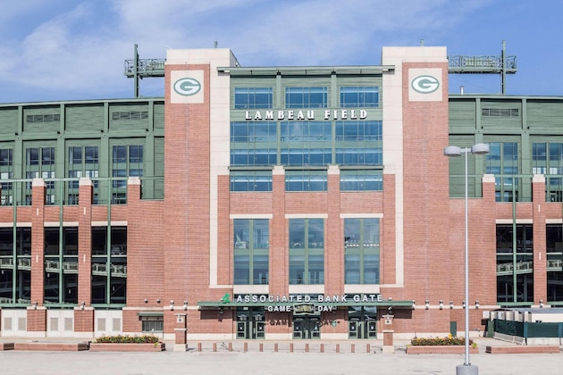 Gallery - Super 8 By Wyndham Green Bay Near Stadium