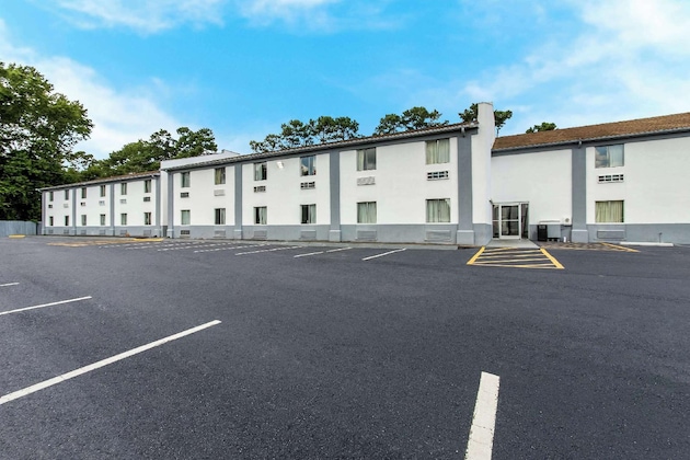 Gallery - Econo Lodge Cherry Point