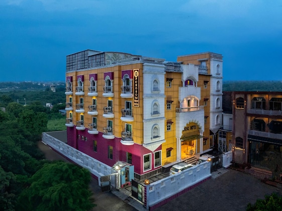 Gallery - Foxoso Taj View Hotel