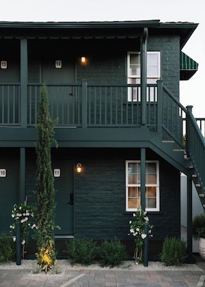 Gallery - Le Petit Pali Brentwood West Los Angeles