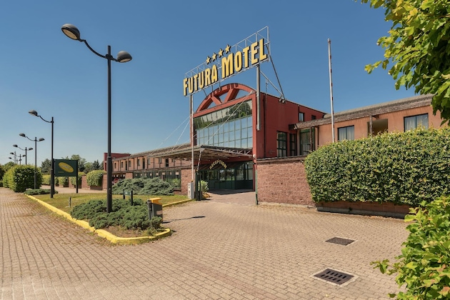 Gallery - Futura Motel