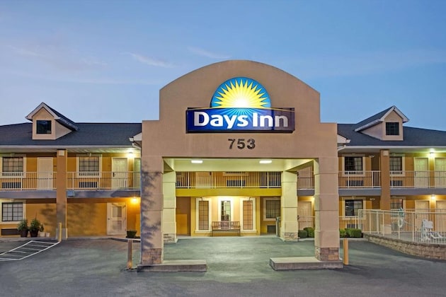 Gallery - Days Inn By Wyndham Marietta White Water