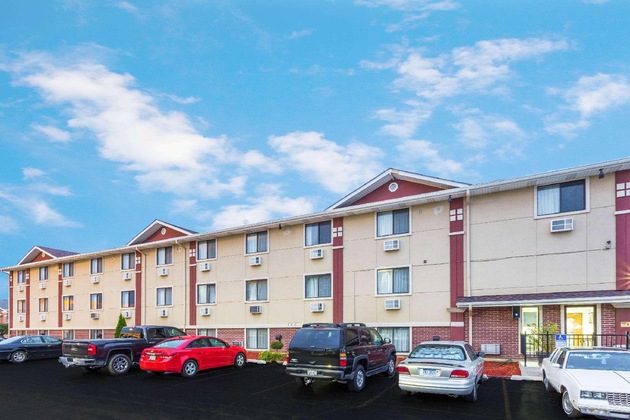 Gallery - Super 8 By Wyndham Kenosha Pleasant Prairie