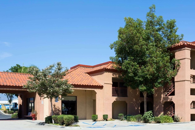 Gallery - Days Inn By Wyndham Fontana   Rialto