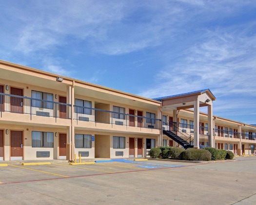 Gallery - Quality Inn Marshall