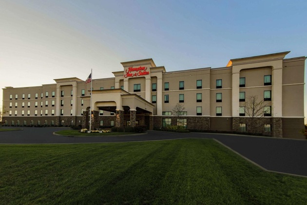 Gallery - Hampton Inn & Suites Wheeling- The Highlands