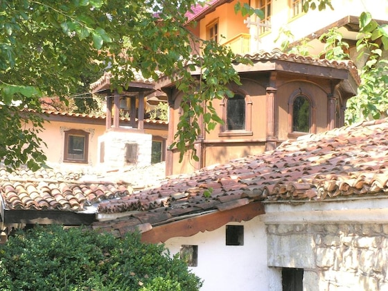 Gallery - Estreya Palace & Residence