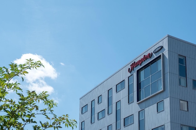 Gallery - Hampton By Hilton London Gatwick Airport