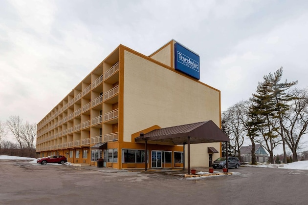 Gallery - Travelodge By Wyndham Cleveland Airport