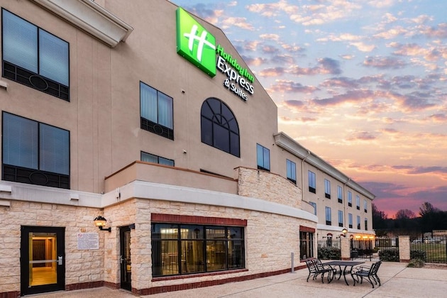 Gallery - Holiday Inn Express & Suites Floresville, An Ihg Hotel