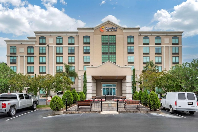 Gallery - Comfort Inn & Suites New Orleans Airport North