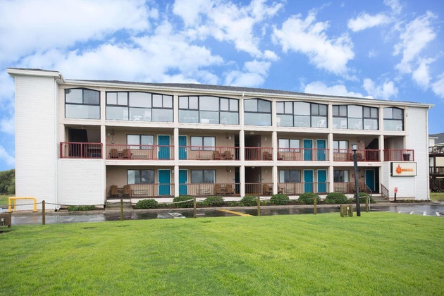 Gallery - Days Inn & Suites By Wyndham Kill Devil Hills-Mariner