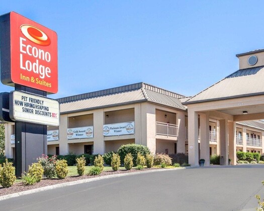 Gallery - Econo Lodge Inn & Suites East