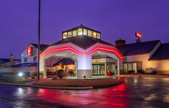 Gallery - Red Roof Inn PLUS+ & Suites Knoxville West-Cedar Bluff
