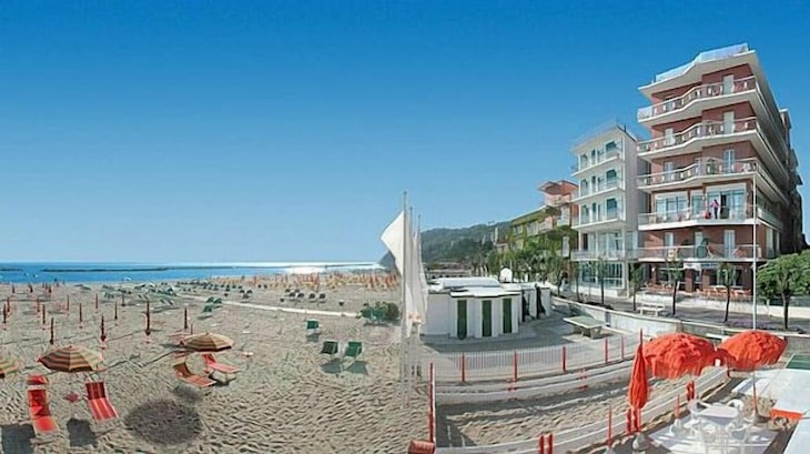 Gallery - Hotel International