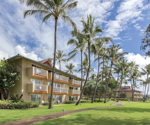 Gallery - Kauai Coast At The Beachboy