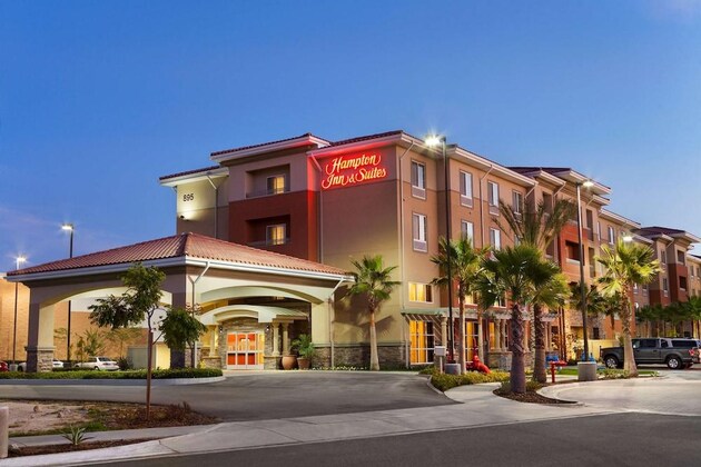 Gallery - Hampton Inn & Suites San Bernardino