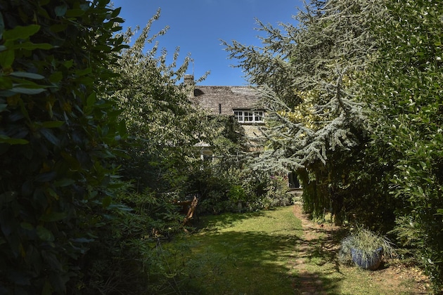 Gallery - 24 Ward Avenue